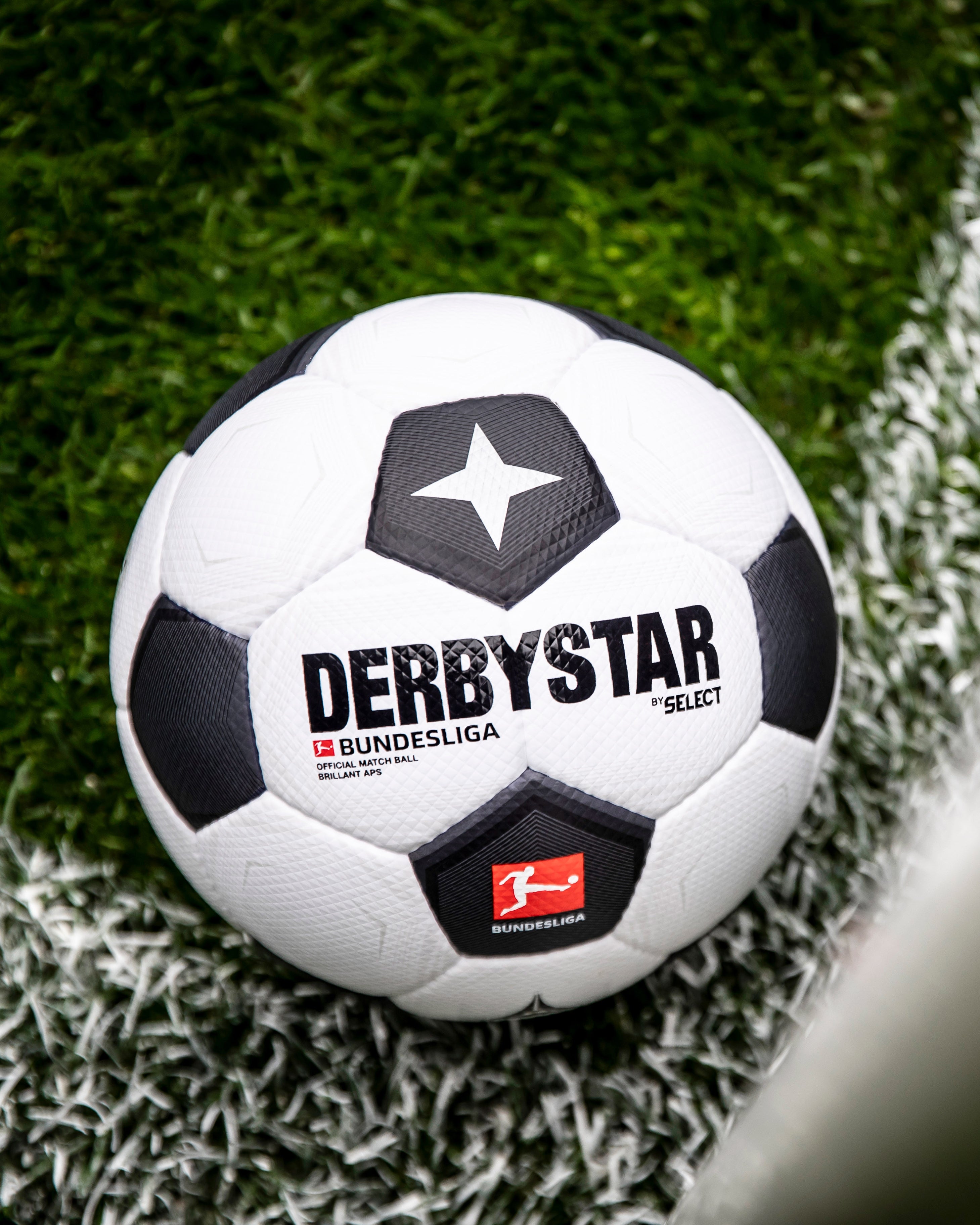 Derbystar Bundesliga Brillant APS Matchball v23 - schwarz weiß - 1812500023