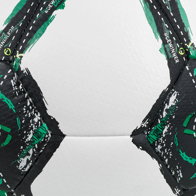 Derbystar GEWINNER Ball DFB-Pokal Brillant APS v25: Höchste Qualität für höchste Leidenschaft